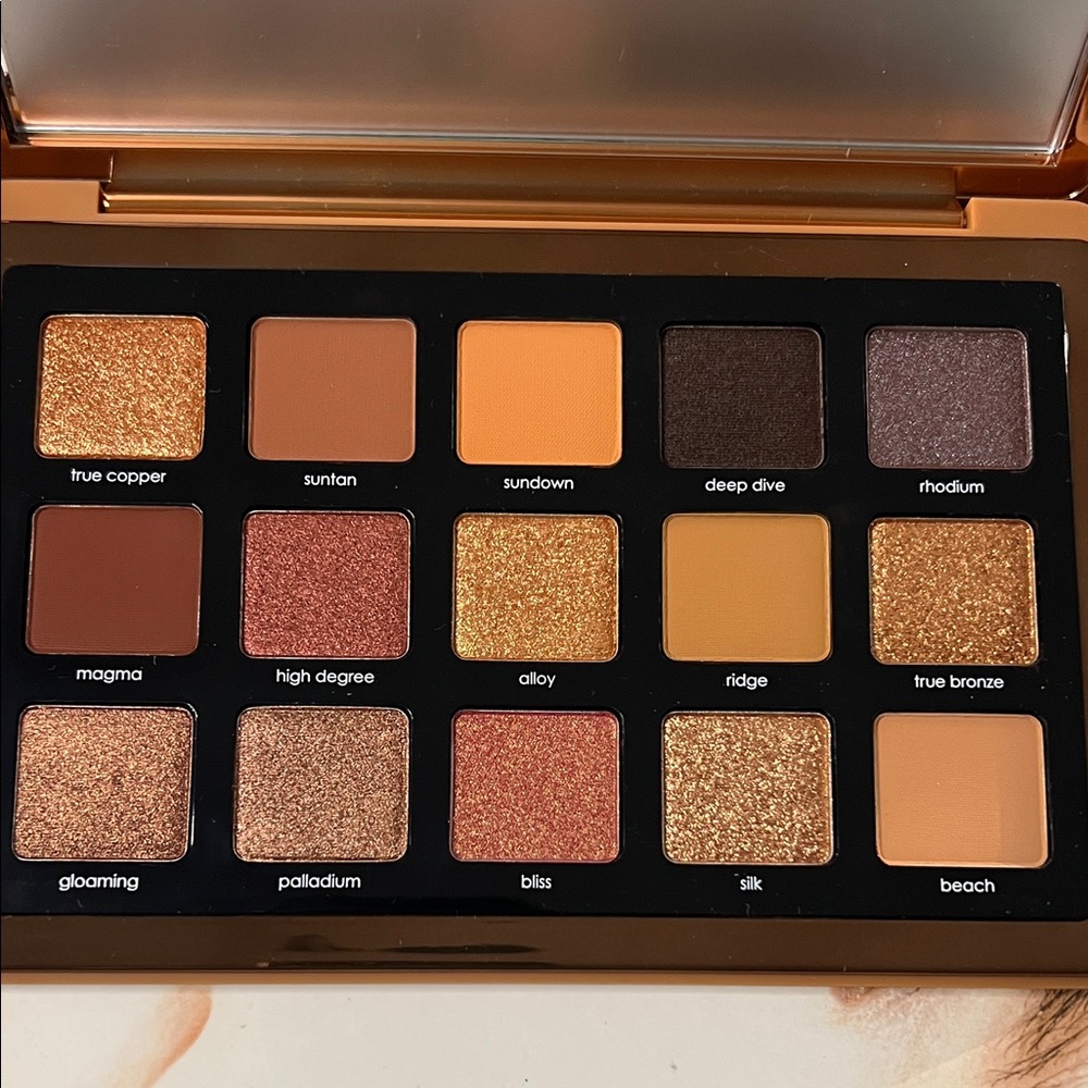 Natasha Denona Bronze Palette with Copper and Gold Hues - Picture 2 of 2
